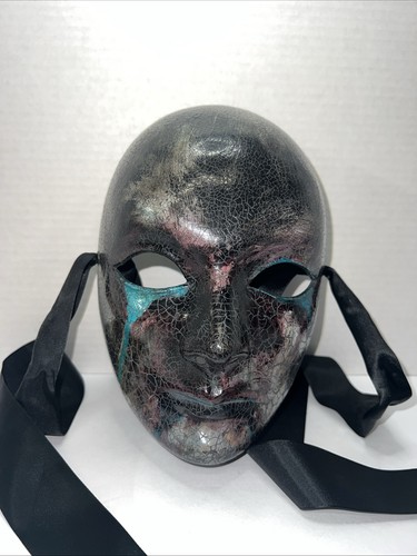 Maschera veneziana fatta - , a